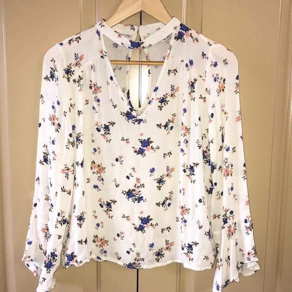 AEO Long Sleeve Light Floral Blouse size Medium - Picture 1 of 7